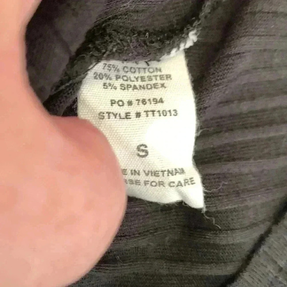 Timing  Ribbed & Fitted Black Lightweight Top, Size Small - Picture 5 of 6